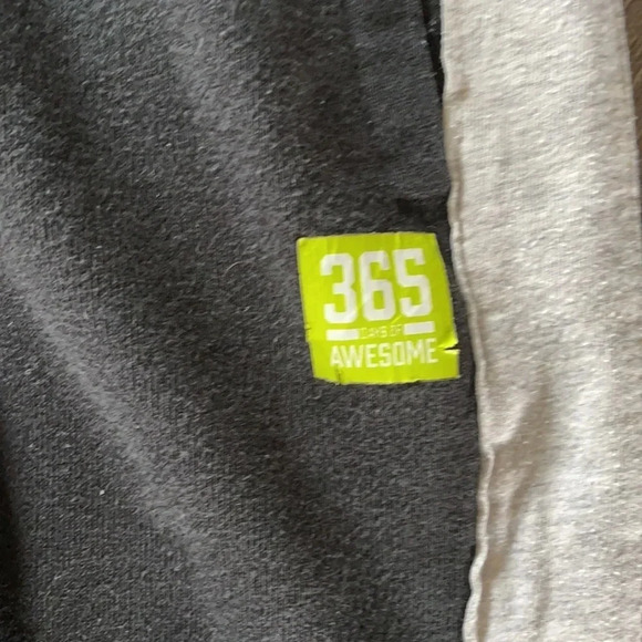 Power rangers shirt and sweatpants - Picture 6 of 8